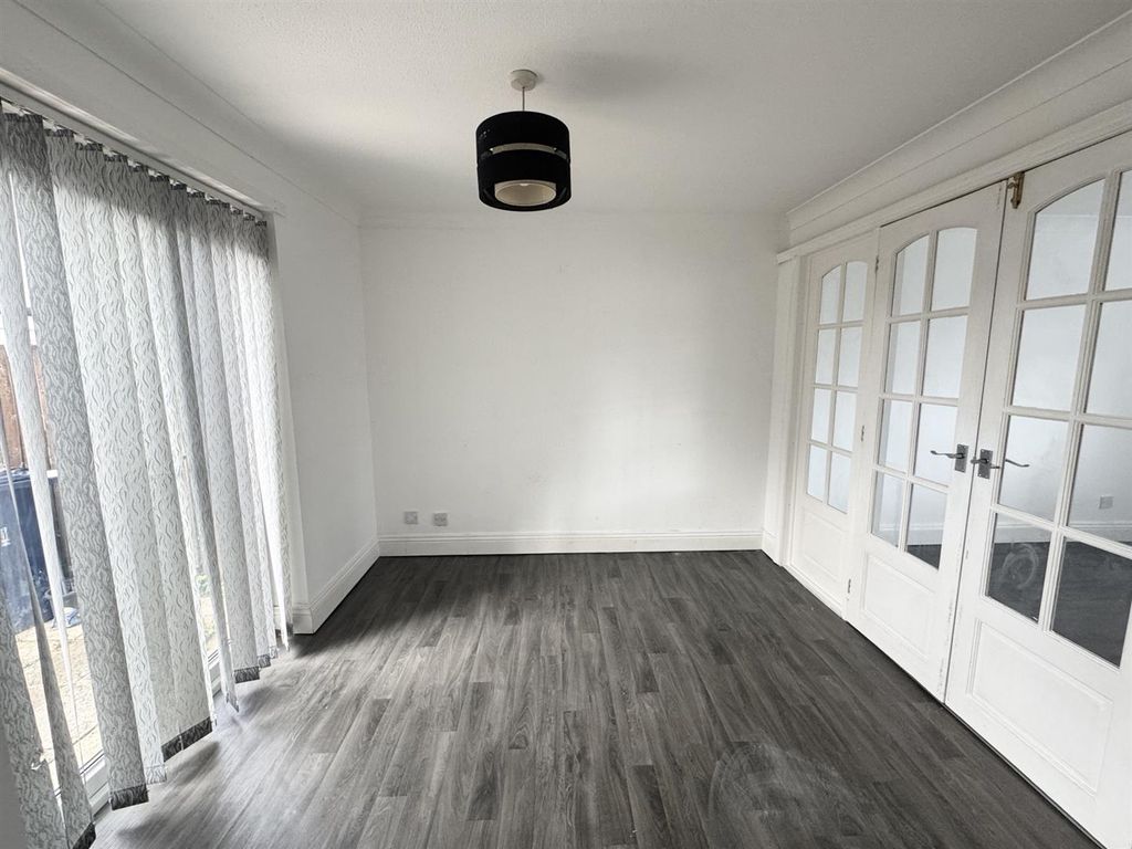 Property photo 3 of 8 Dining Room