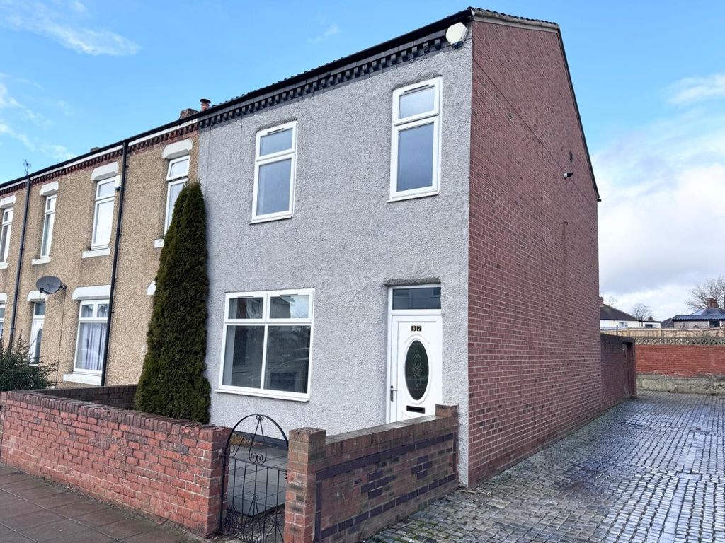 Property photo 1 of 10 Front