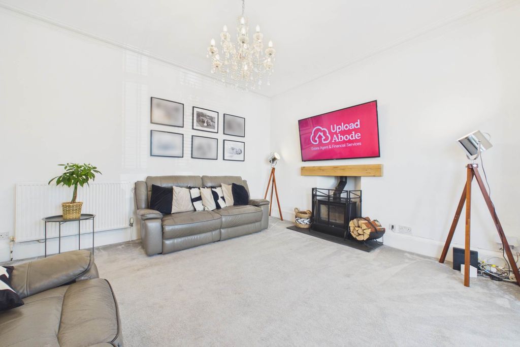 Property photo 2 of 33