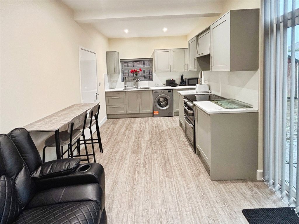 Property photo 2 of 14 Kitchen/Dining