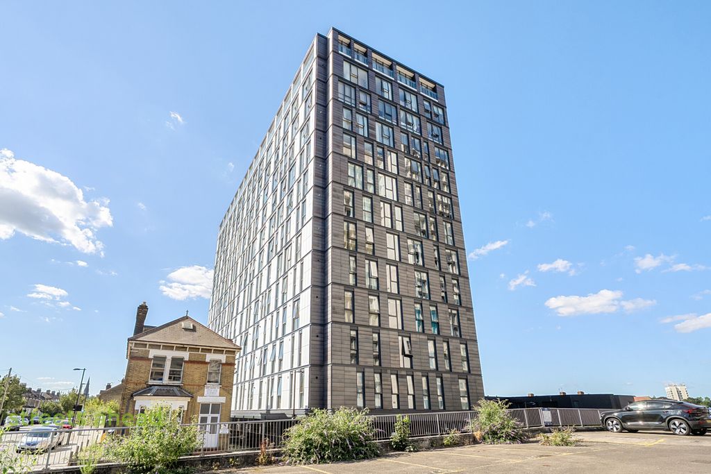 Property photo 1 of 12 6d6Aa39E-Ab15-45F...