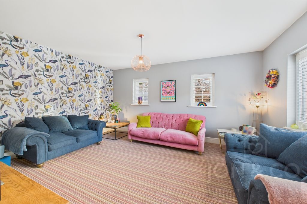 Property photo 2 of 25