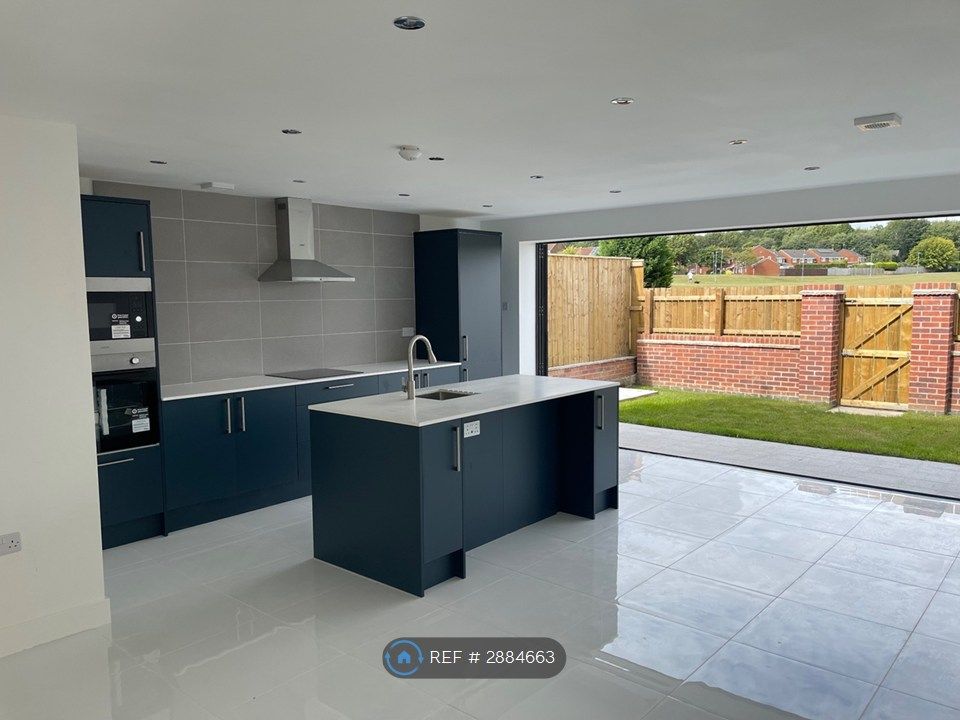 Property photo 1 of 32
