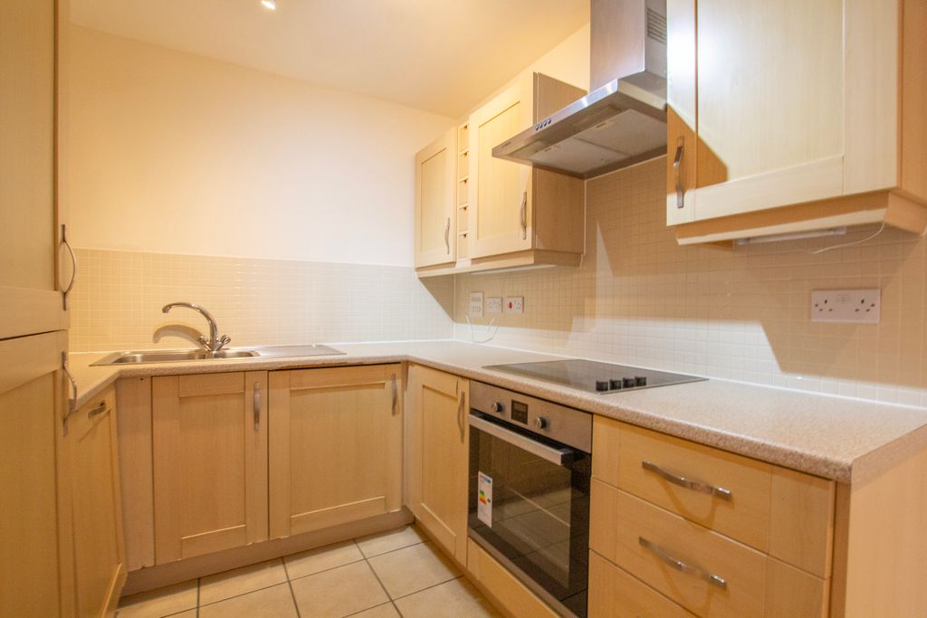 Property photo 2 of 9 Kitchen