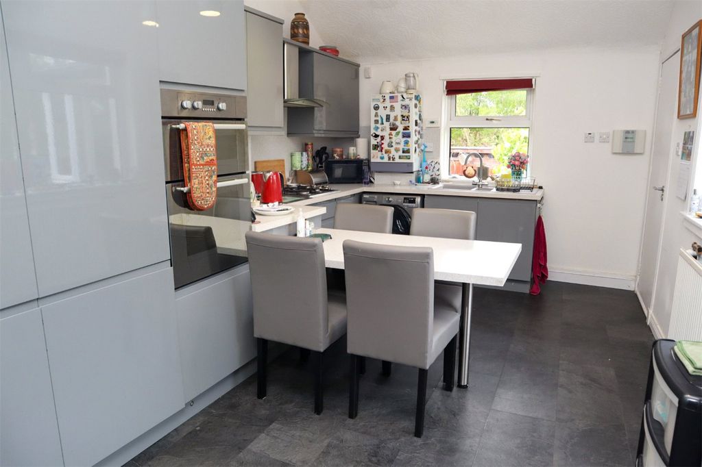 Property photo 2 of 18 Kitchen/Diner