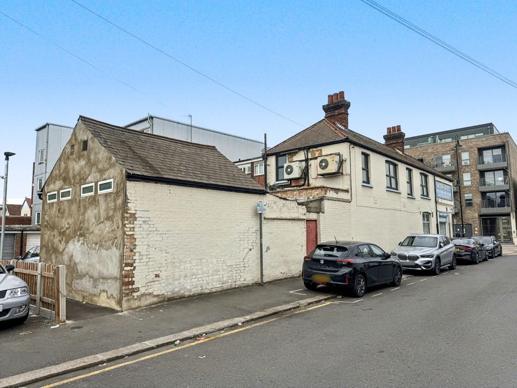 Property photo 2 of 7