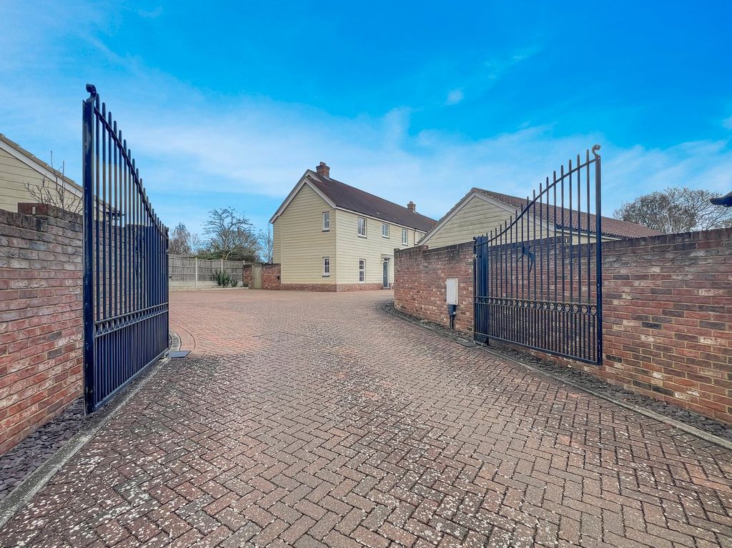 Property photo 1 of 29