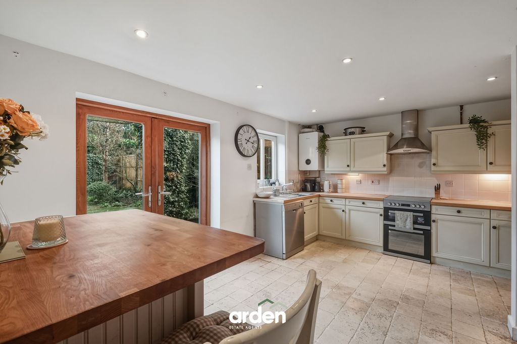 Property photo 2 of 13