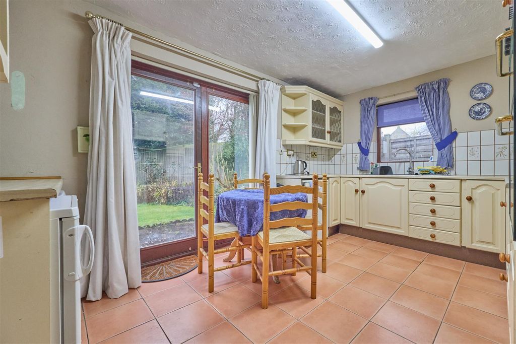 Property photo 3 of 12 Grace Road, Sapcote 6.Jpg