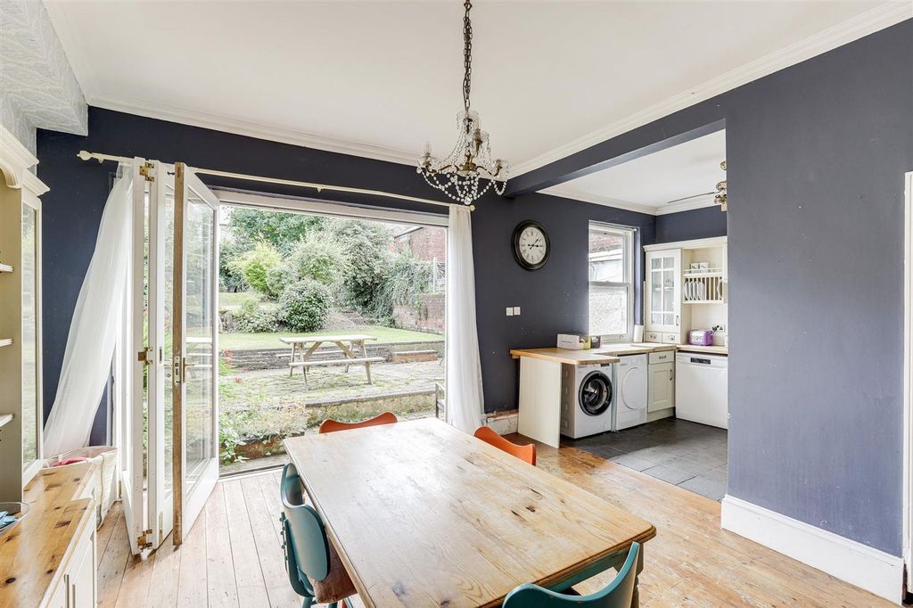 Property photo 2 of 21