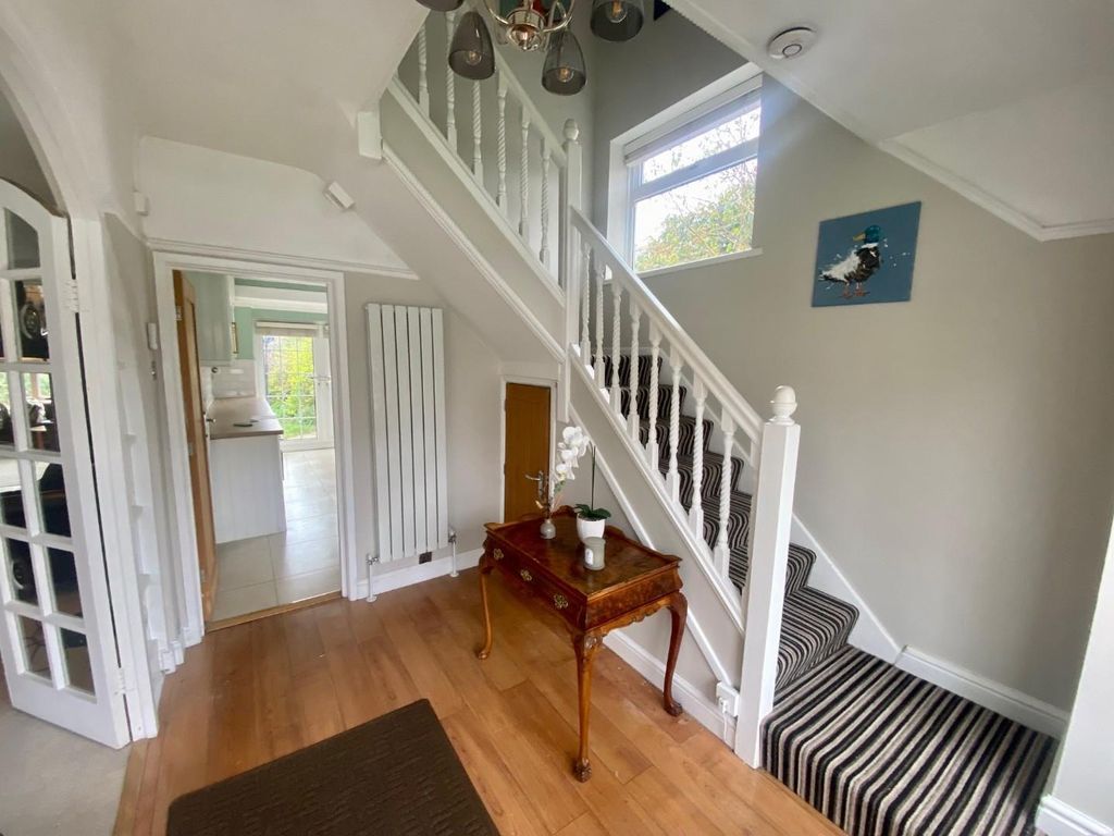 Property photo 3 of 25