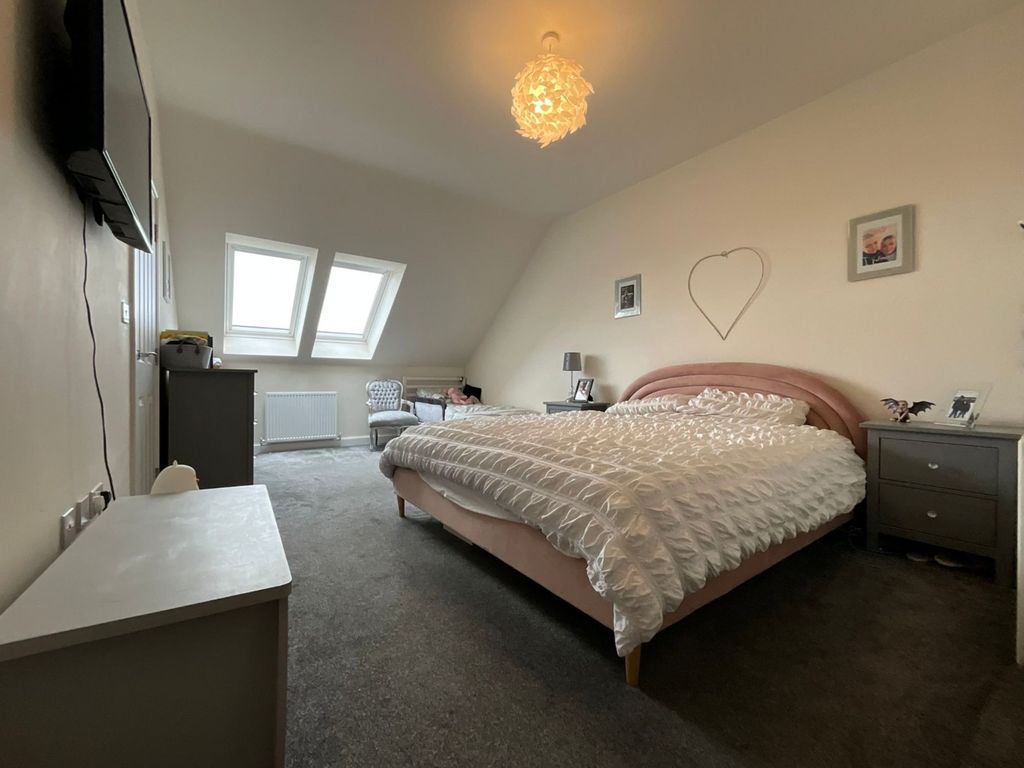 Additional image 18 of 4 bed semi-detached house for salePortrush Drive, Hebburn NE31