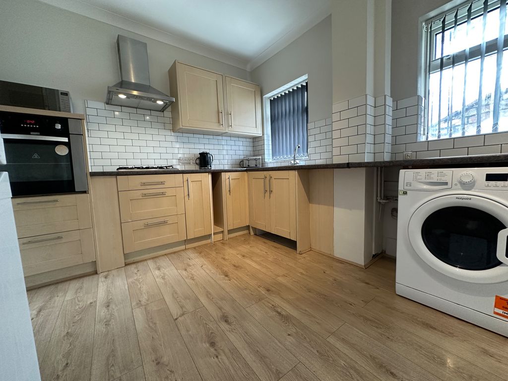 Property photo 2 of 11 11