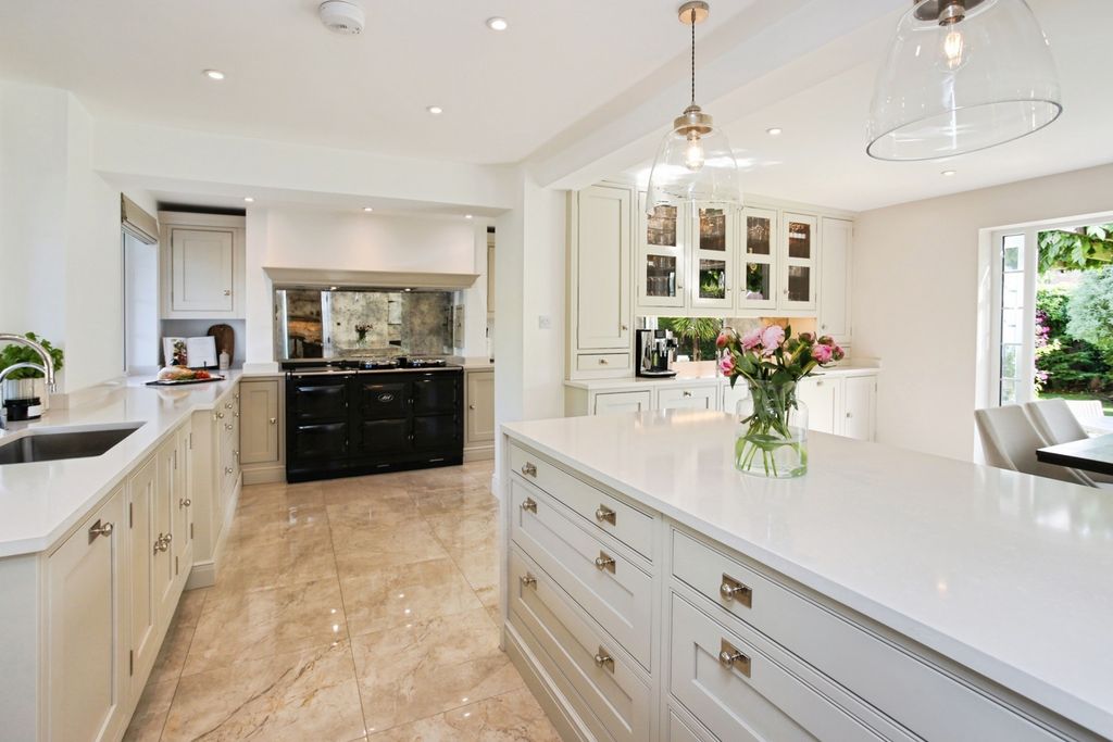 Property photo 2 of 23 Pbox-Img.Jpg