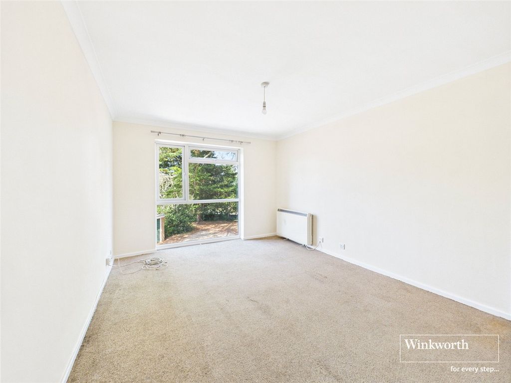 Property photo 2 of 13 Picture No. 12