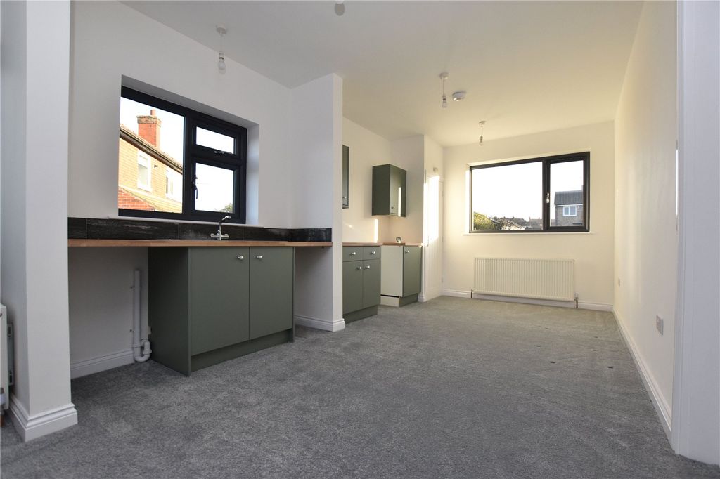 Property photo 2 of 18 Picture No. 22