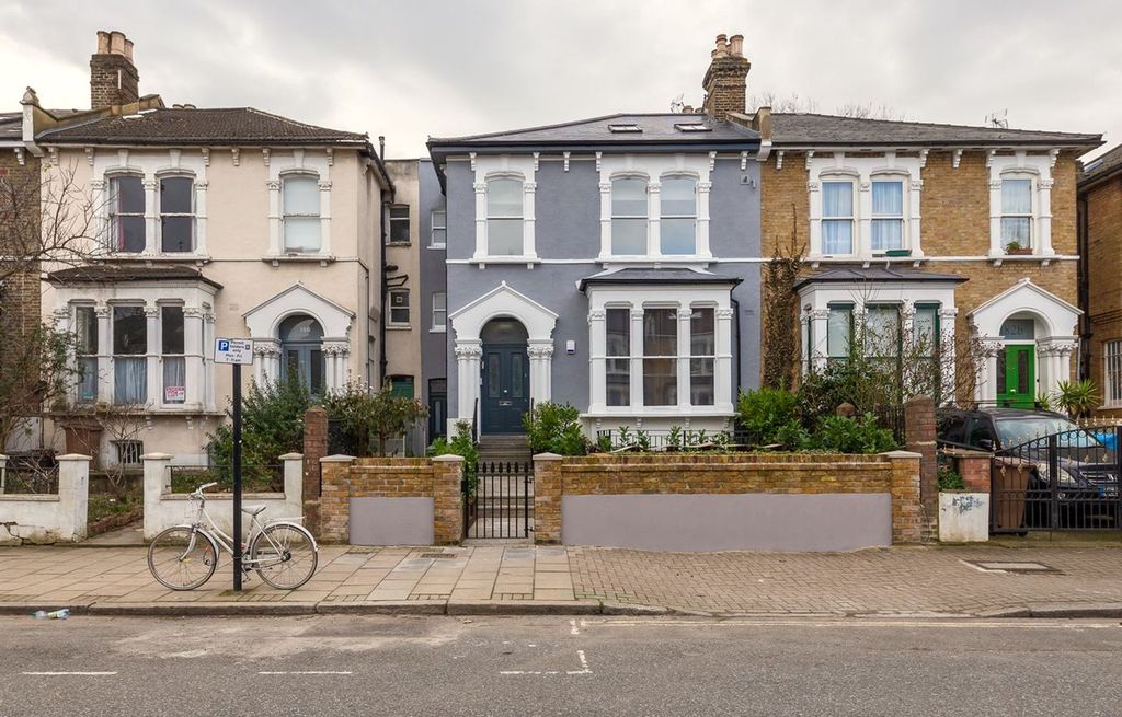 Property photo 1 of 1