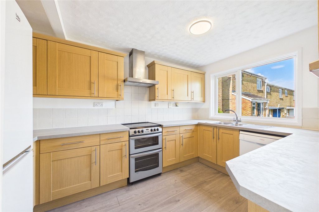 Property photo 2 of 14 Kitchen