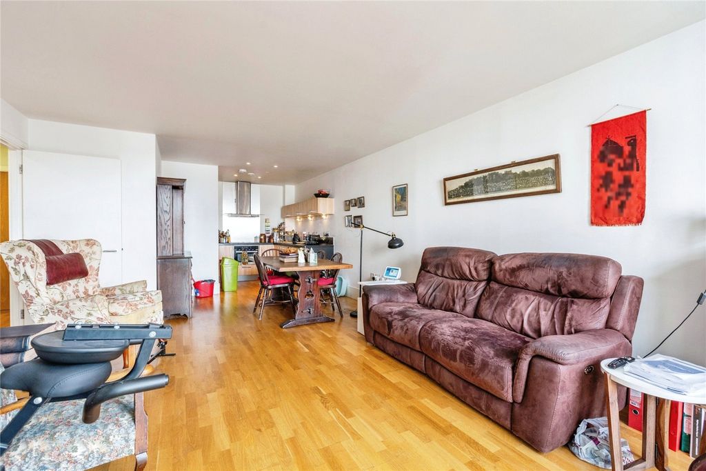 Property photo 2 of 9 42