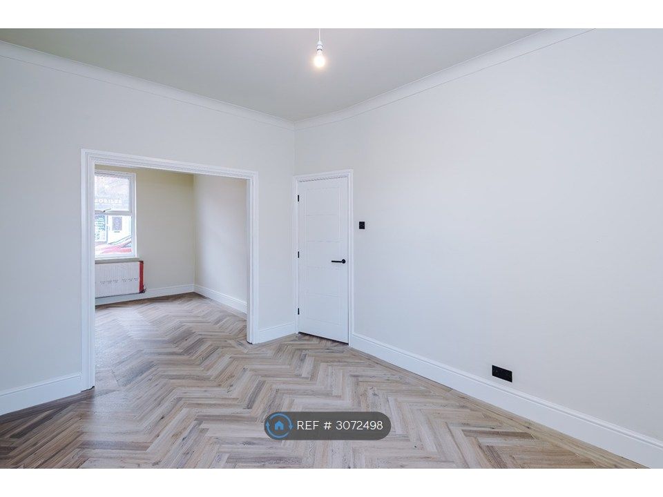 Property photo 2 of 32