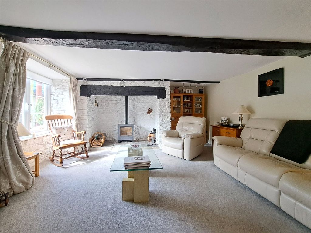 Property photo 2 of 33 Picture No. 36