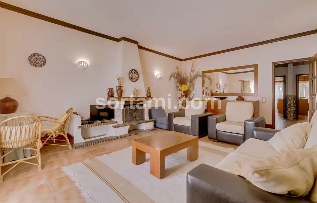 Property photo 2 of 26