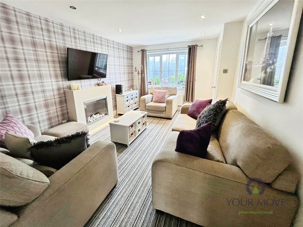 Property photo 2 of 15 Lounge