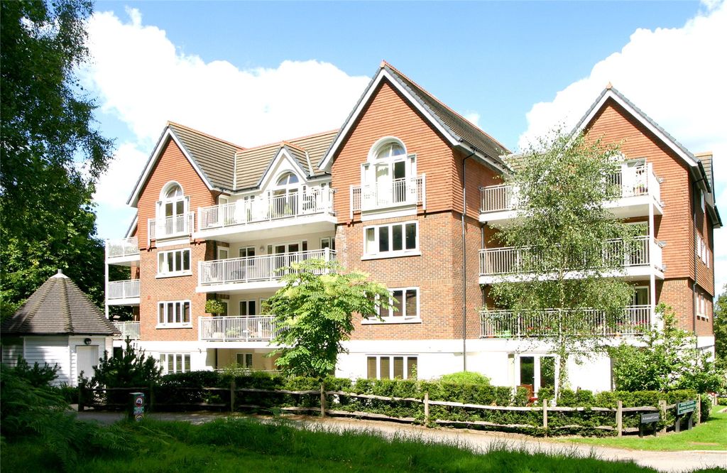 Property photo 1 of 29 Picture No. 27