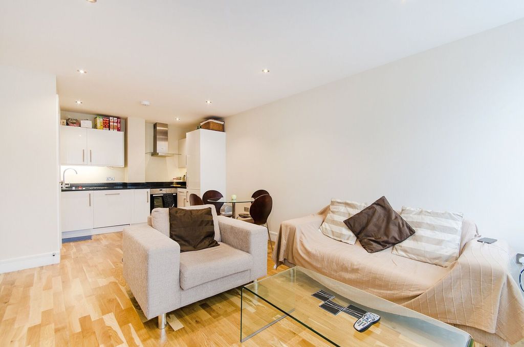 Property photo 1 of 6
