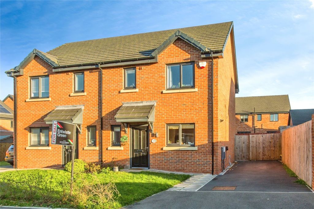 Property photo 1 of 17 Front