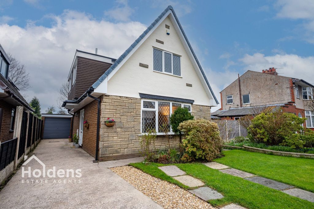 Property photo 1 of 18