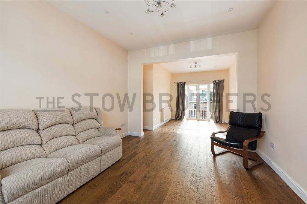 Property photo 3 of 33