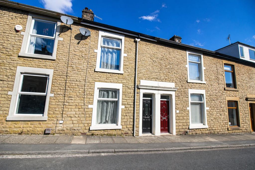 Property photo 2 of 7