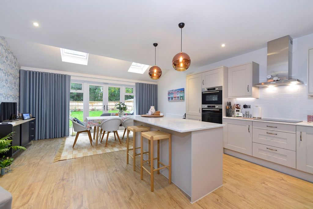 Property photo 2 of 19 Photo 17