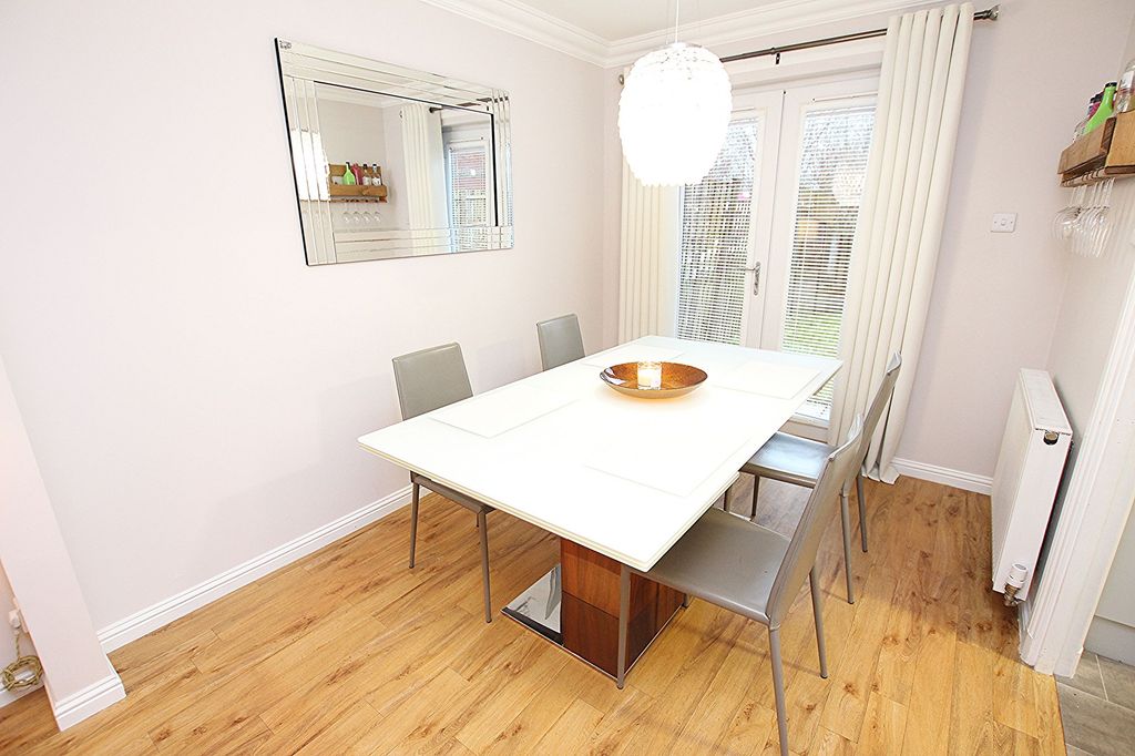 Property photo 3 of 17 Dining Area