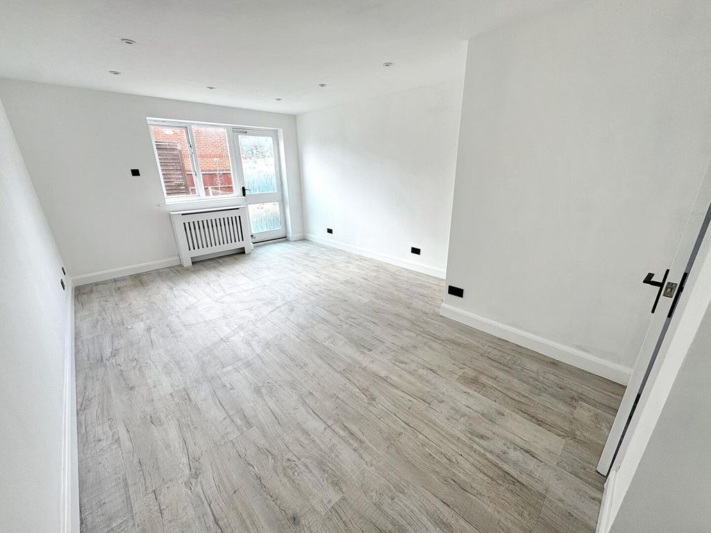 Property photo 3 of 12 Living Room