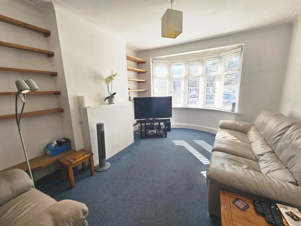 Property photo 3 of 16 Photo 14