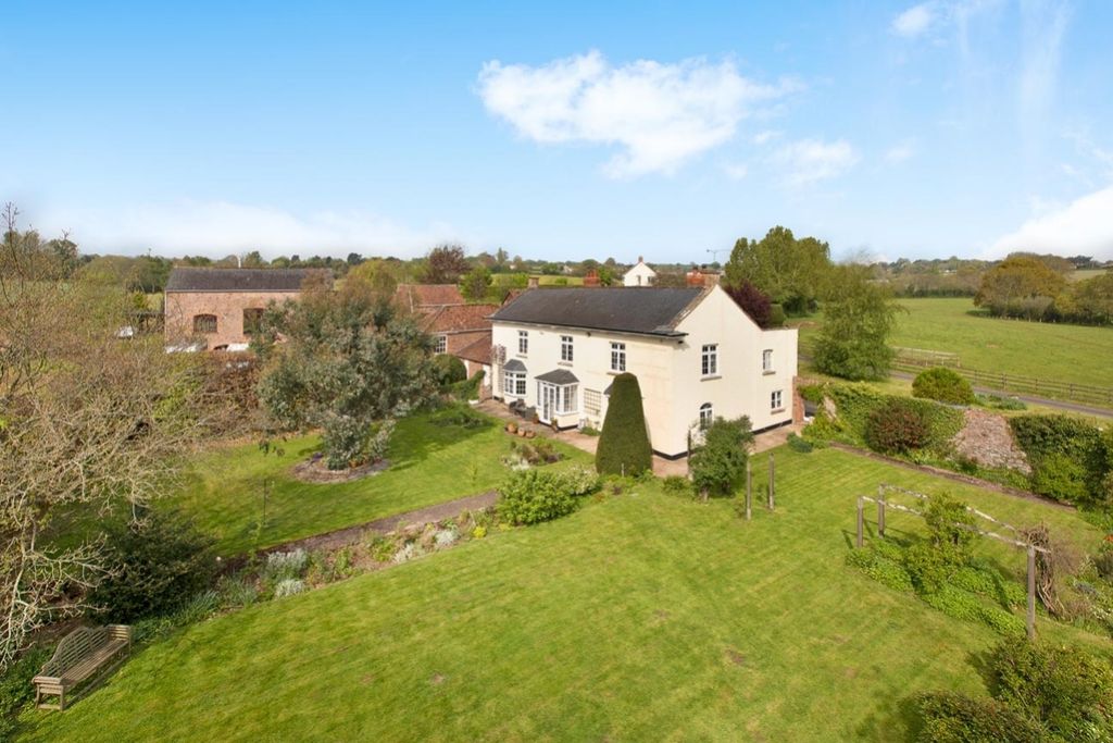 Property photo 1 of 20 Ewemove Taunton - Bullenshay Farm (6)