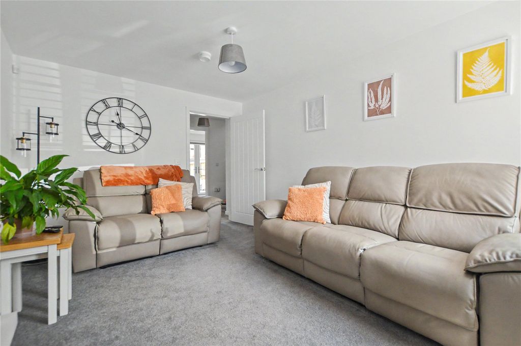 Property photo 3 of 21 Picture No. 13