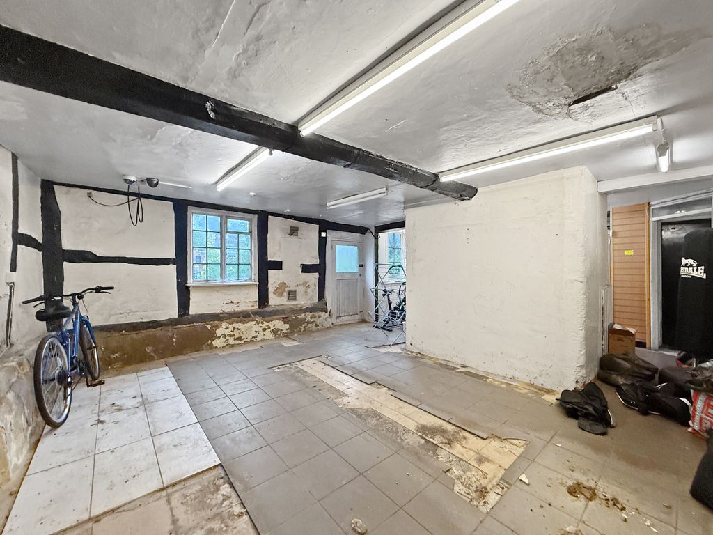 Property photo 3 of 28