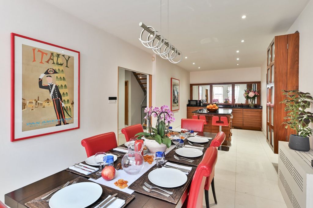 Property photo 2 of 27 Dining/Kitchen