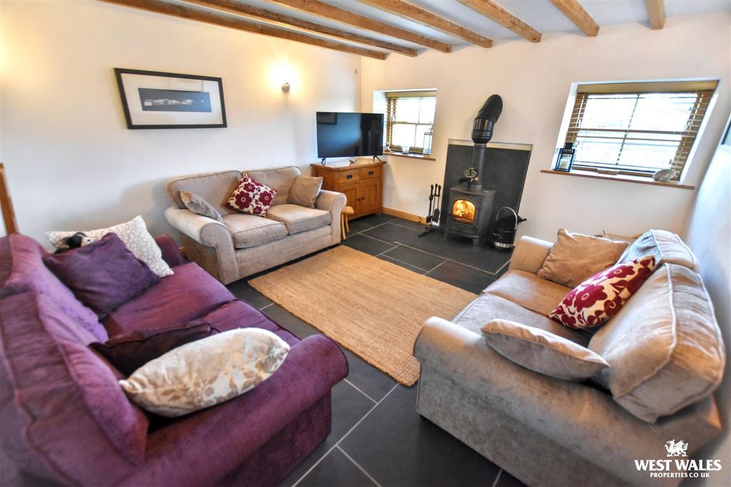 Property photo 2 of 25 2 (40).Jpg