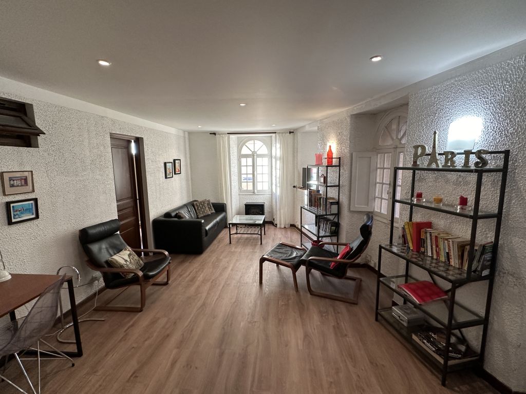 Property photo 3 of 25