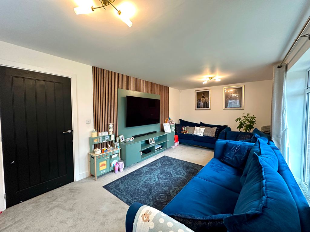 Property photo 2 of 24