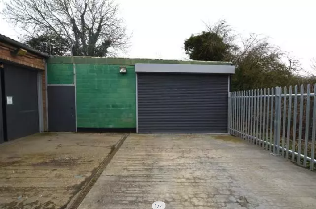 Property photo 1 of 2