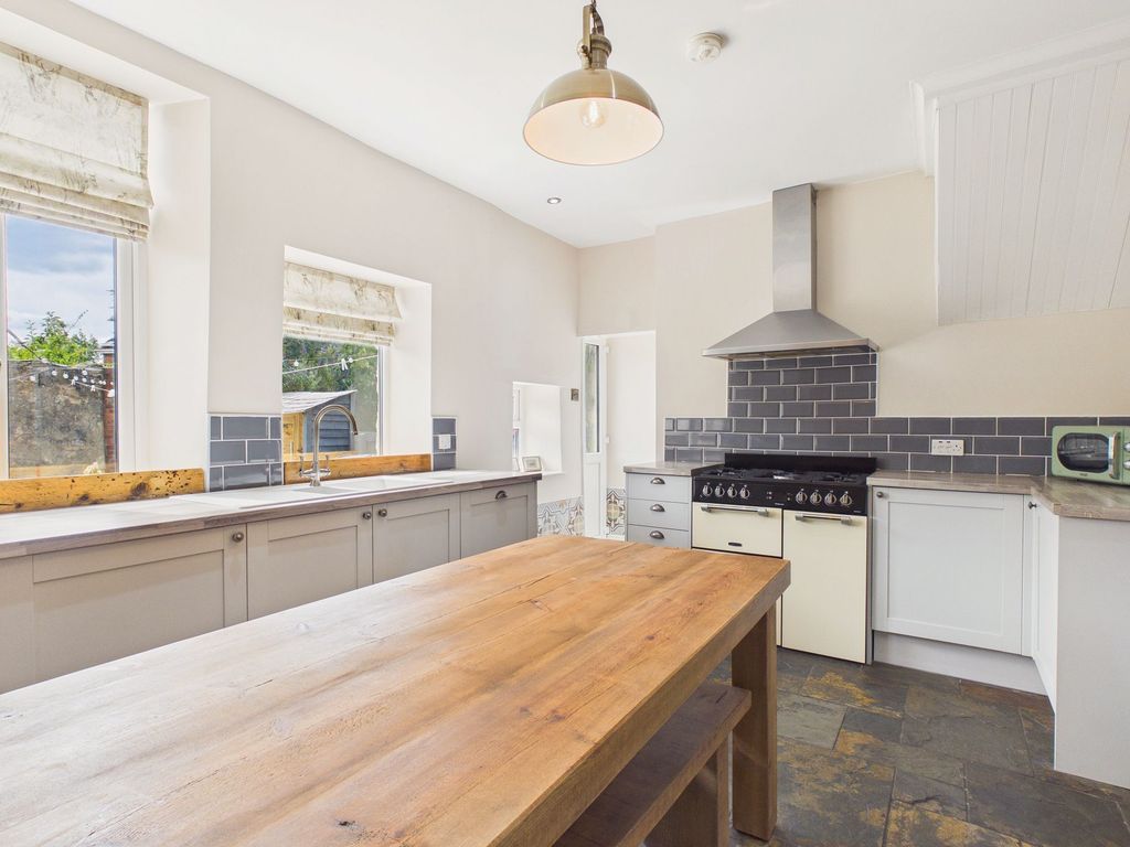 Property photo 3 of 14 Dining Kitchen