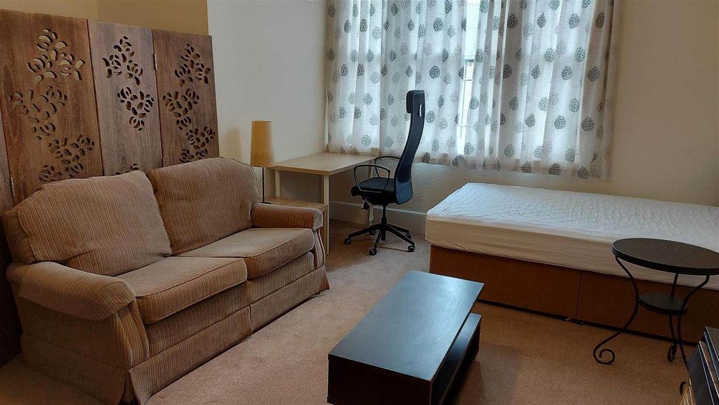 Property photo 2 of 6 Pnzbsp7Hoka-Evlopbunea.Jpg