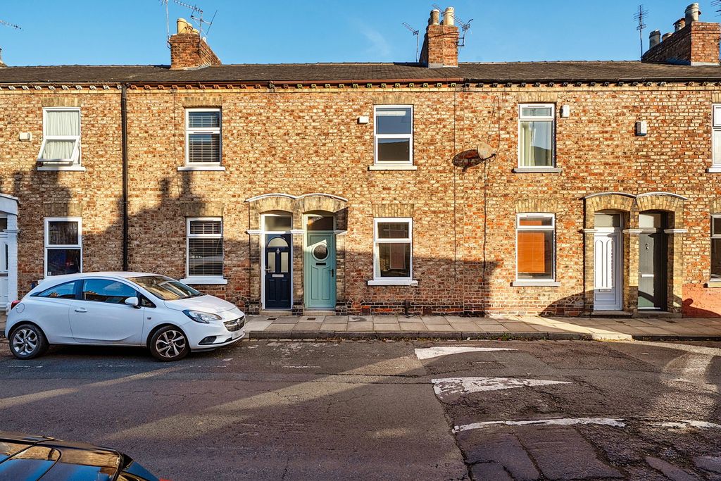 Property photo 1 of 18