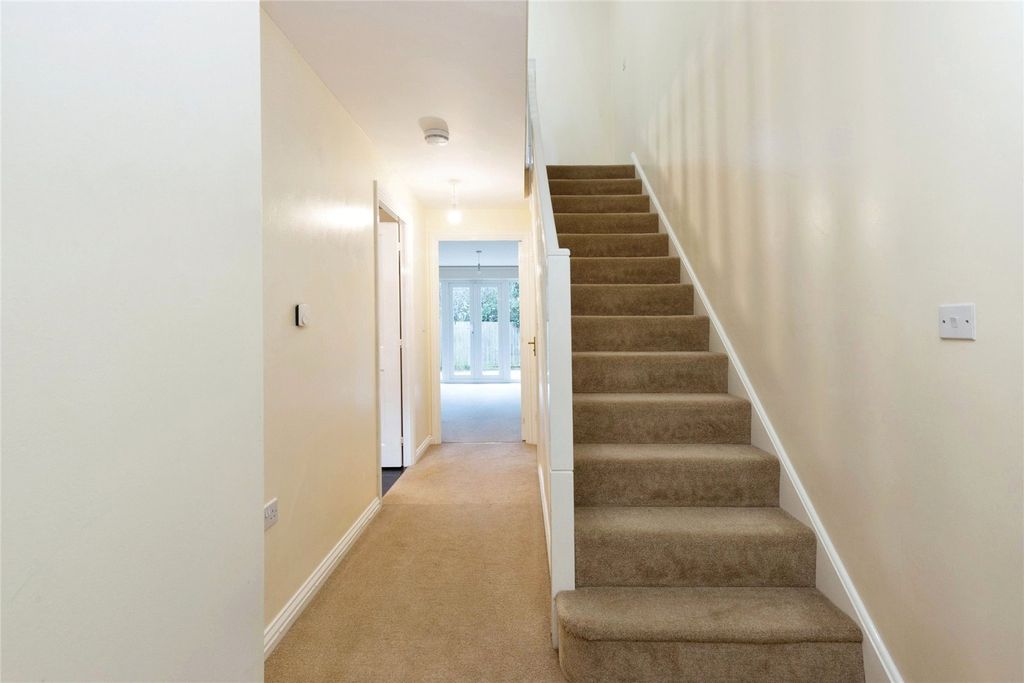 Property photo 2 of 16 Entrance Hallway