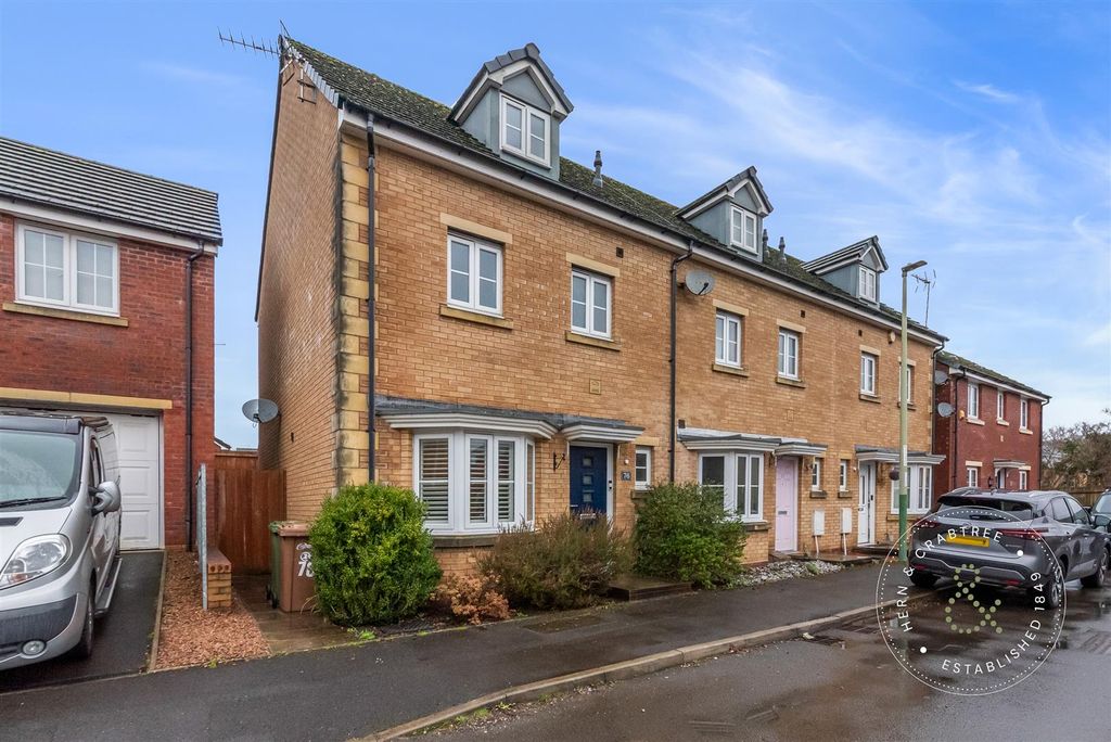 Property photo 1 of 30 Meadowland-Close-29.Jpg